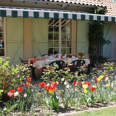 Chambre D'Hotes Les Chenes Chaptelat Bagian luar foto