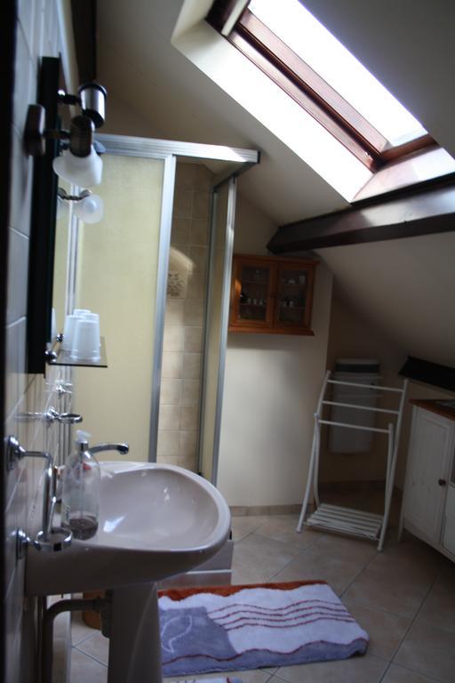 Chambre D'Hotes Les Chenes Chaptelat Ruang foto